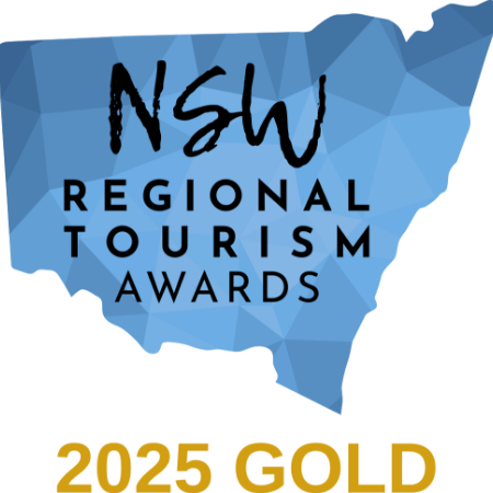 NSW Regional Tourism Awards-GOLD WINNER-Logo-MAP-Negative-RGB