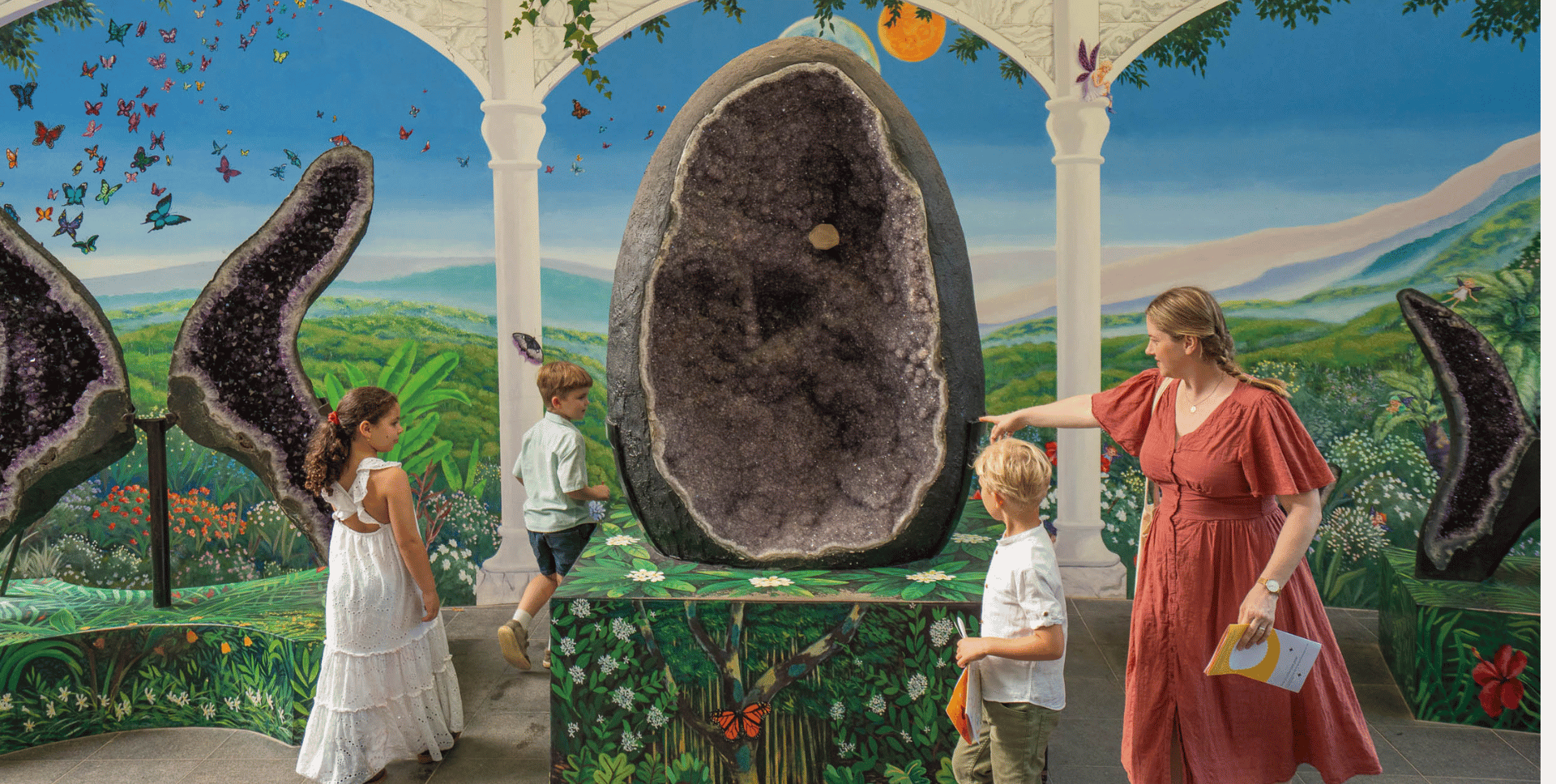 Giant Crystal Egg Hunt